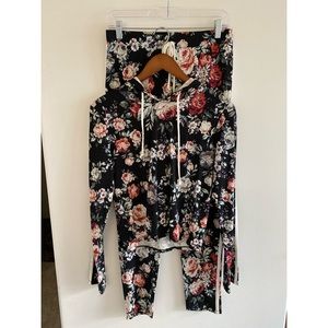 Women’s Fashion Nova 2 Piece Floral Lounge Set